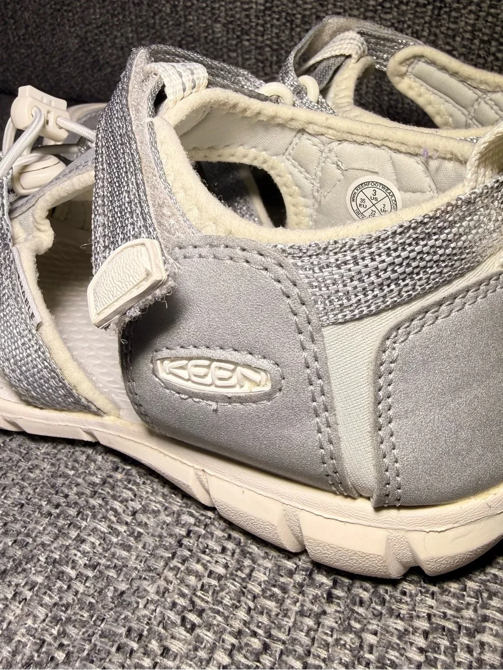 Keen Kids' Seacamp II CNX silver star/white sandal washable bungee Velcro size 3